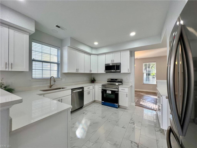Photo 16 of 49 residential for sale in Portsmouth virginia