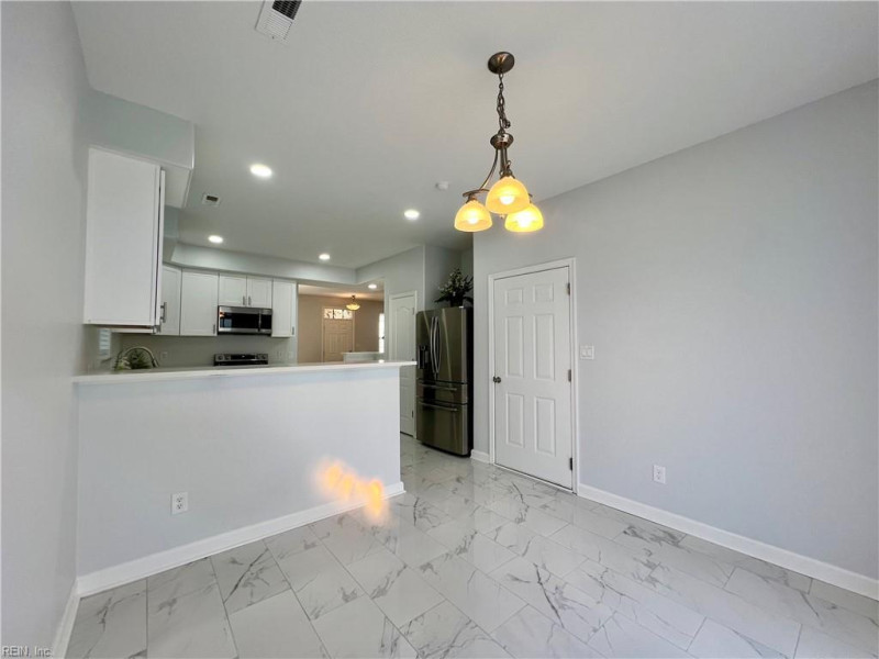 Photo 18 of 49 residential for sale in Portsmouth virginia