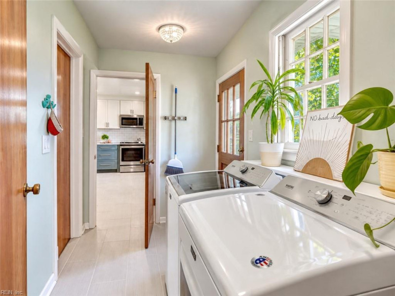 Photo 10 of 38 residential for sale in Norfolk virginia
