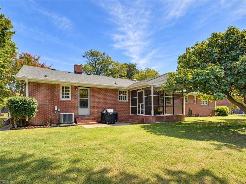 Photo 33 of 38 residential for sale in Norfolk virginia