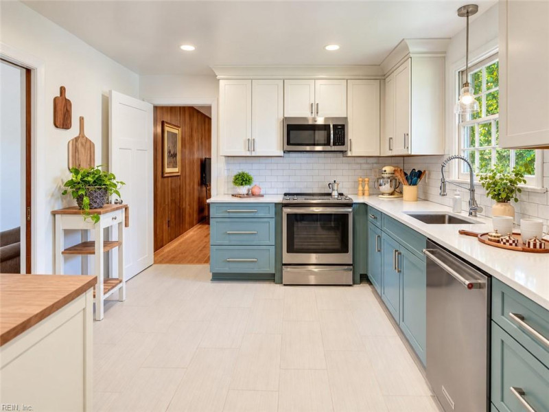 Photo 7 of 38 residential for sale in Norfolk virginia