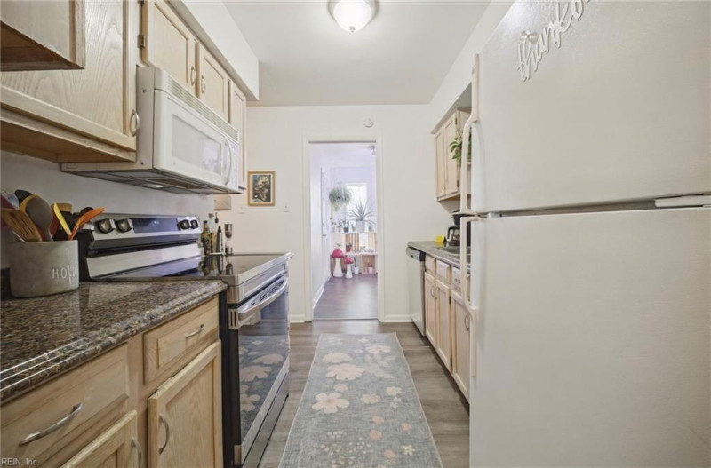 Photo 12 of 44 residential for sale in Portsmouth virginia