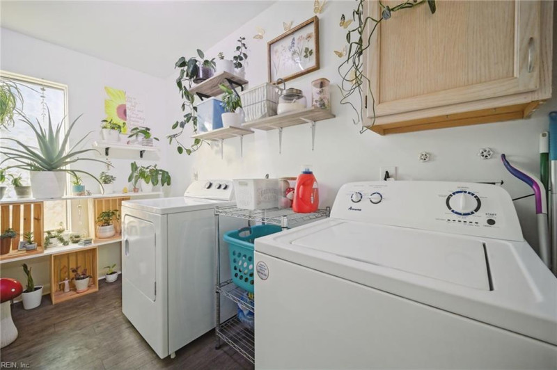 Photo 15 of 44 residential for sale in Portsmouth virginia