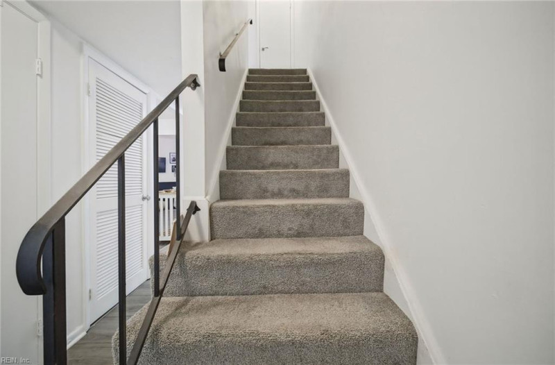 Photo 18 of 44 residential for sale in Portsmouth virginia