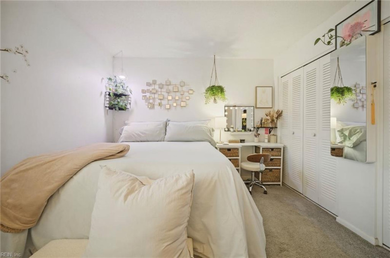 Photo 20 of 44 residential for sale in Portsmouth virginia