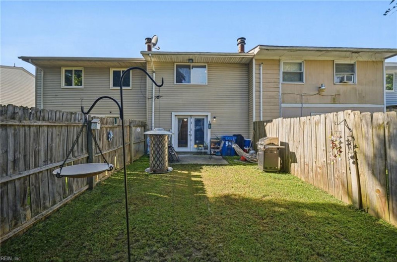 Photo 27 of 44 residential for sale in Portsmouth virginia