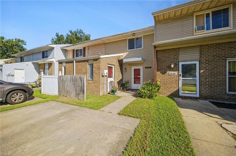 Photo 4 of 44 residential for sale in Portsmouth virginia