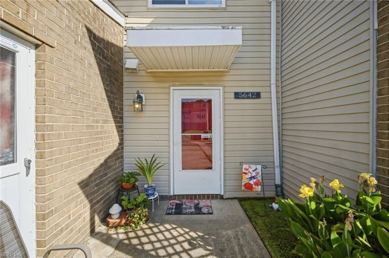 Photo 5 of 44 residential for sale in Portsmouth virginia