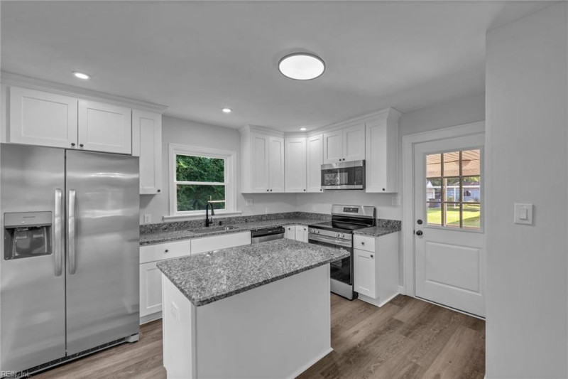 Photo 10 of 19 residential for sale in Portsmouth virginia