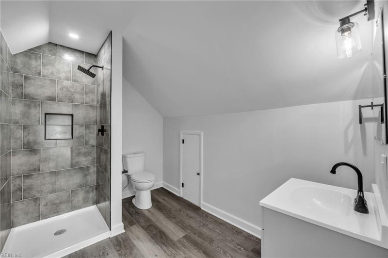 Photo 15 of 19 residential for sale in Portsmouth virginia