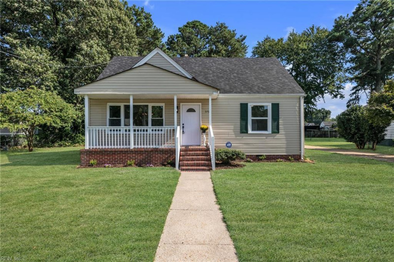 Photo 2 of 19 residential for sale in Portsmouth virginia