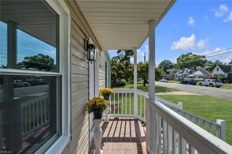 Photo 3 of 19 residential for sale in Portsmouth virginia