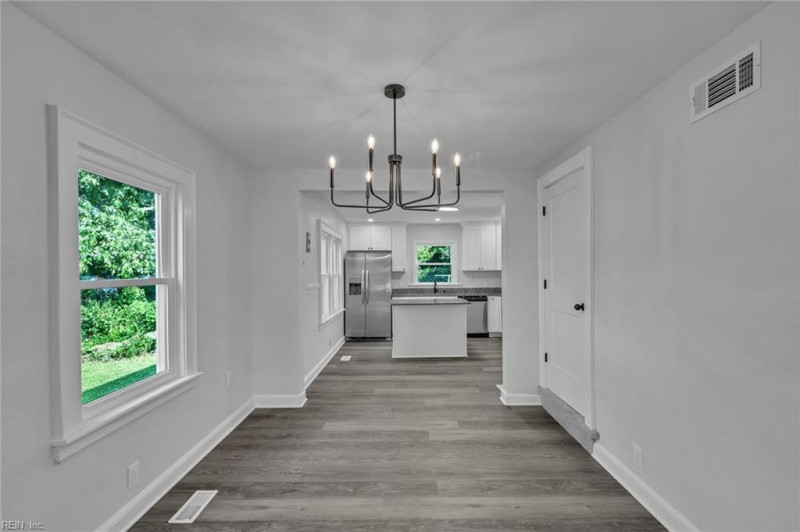 Photo 7 of 19 residential for sale in Portsmouth virginia