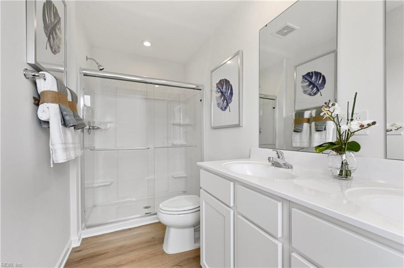 Photo 13 of 16 residential for sale in Portsmouth virginia