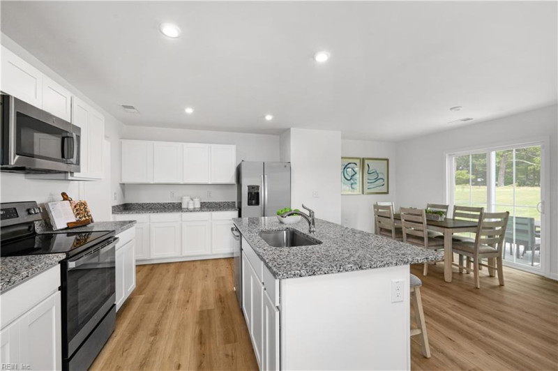 Photo 3 of 16 residential for sale in Portsmouth virginia