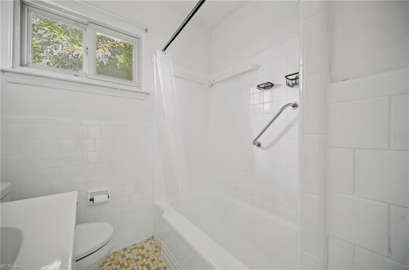 Photo 23 of 33 residential for sale in Chesapeake virginia