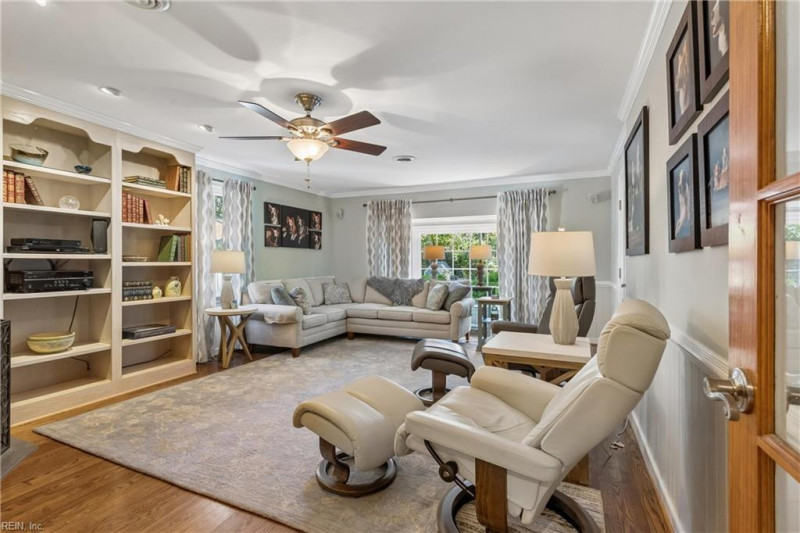 Photo 10 of 50 residential for sale in York County virginia