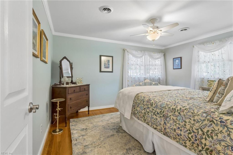 Photo 20 of 50 residential for sale in York County virginia