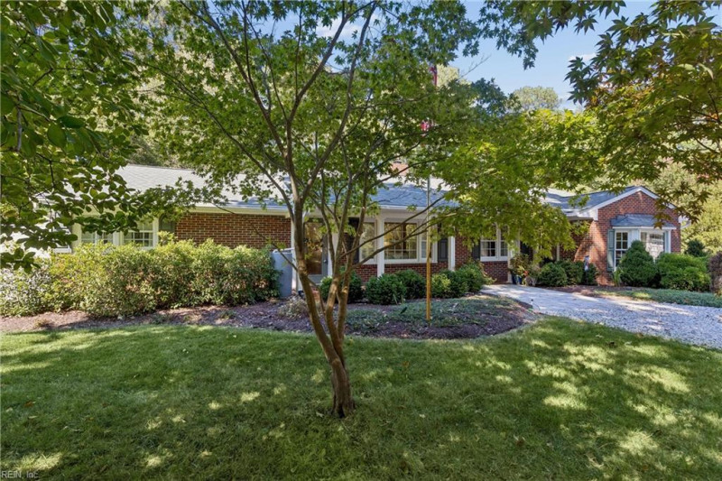 Photo 3 of 50 residential for sale in York County virginia