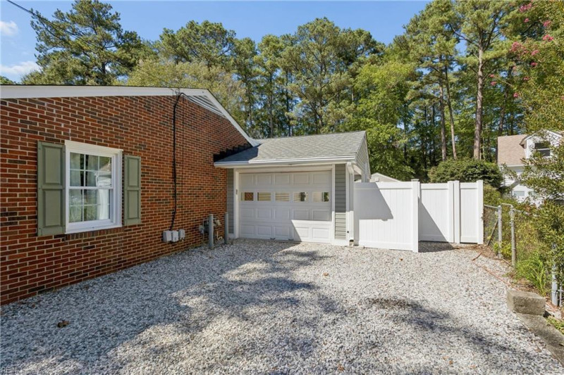 Photo 41 of 50 residential for sale in York County virginia