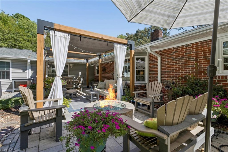 Photo 42 of 50 residential for sale in York County virginia