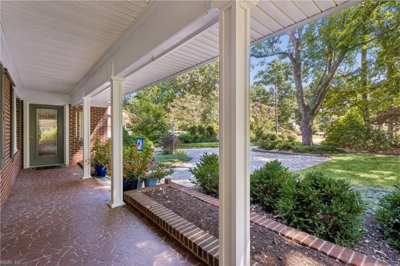 Photo 6 of 50 residential for sale in York County virginia