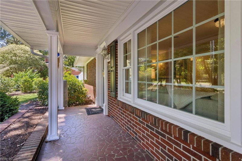 Photo 7 of 50 residential for sale in York County virginia