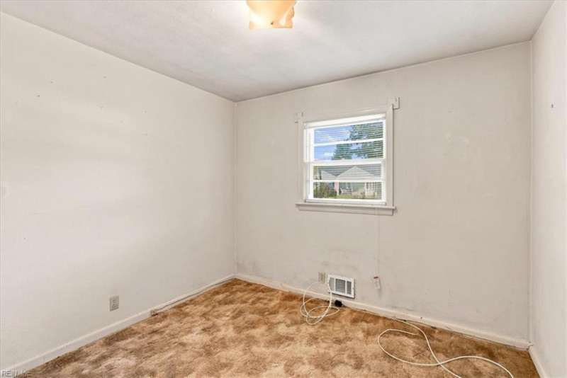 Photo 13 of 25 residential for sale in Norfolk virginia