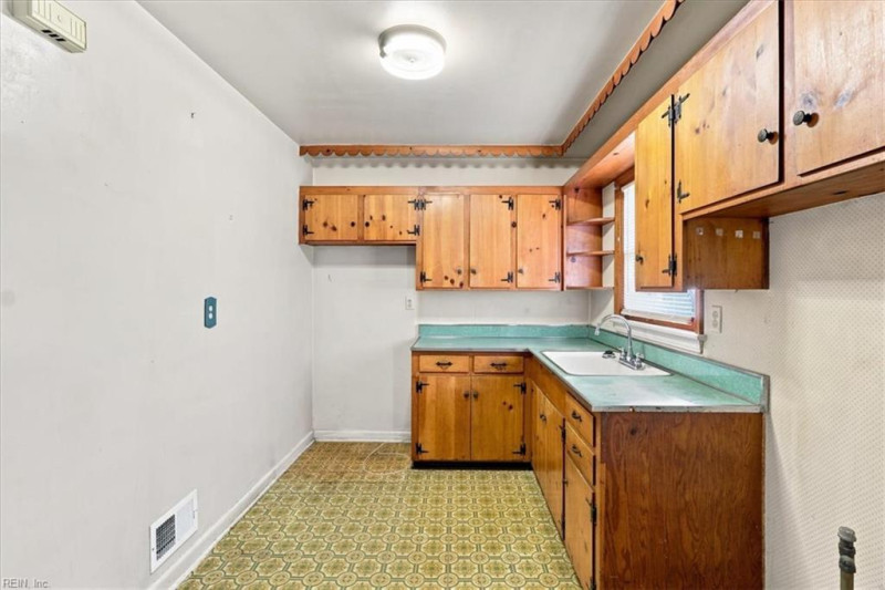 Photo 8 of 25 residential for sale in Norfolk virginia