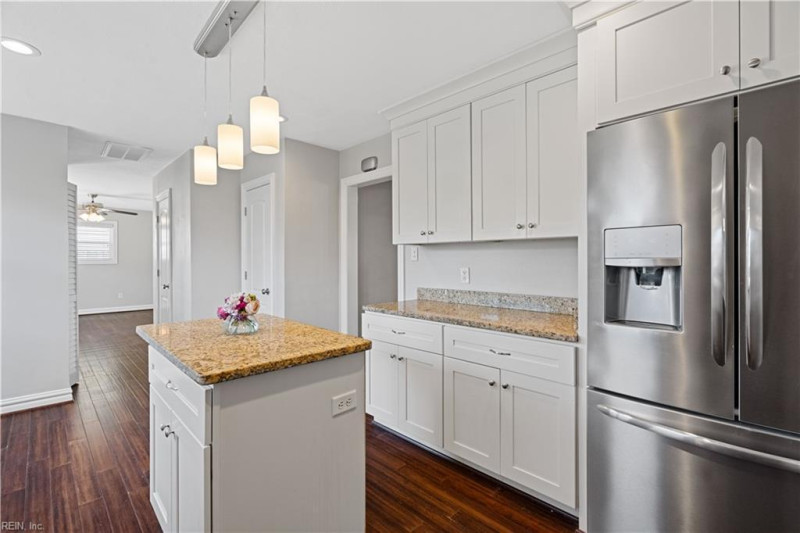 Photo 10 of 41 residential for sale in Virginia Beach virginia
