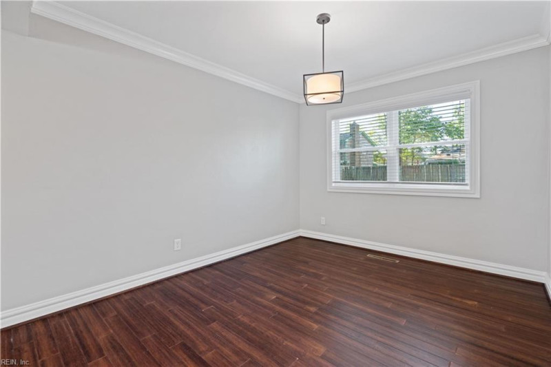 Photo 13 of 41 residential for sale in Virginia Beach virginia
