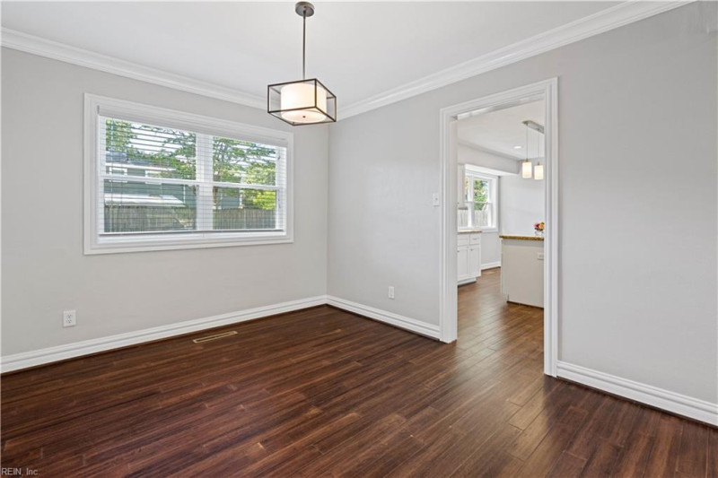 Photo 14 of 41 residential for sale in Virginia Beach virginia