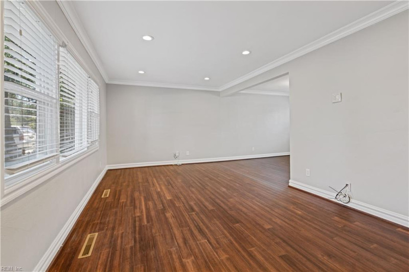 Photo 17 of 41 residential for sale in Virginia Beach virginia