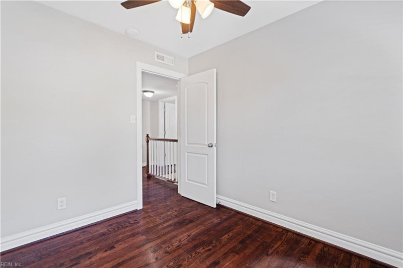 Photo 25 of 41 residential for sale in Virginia Beach virginia