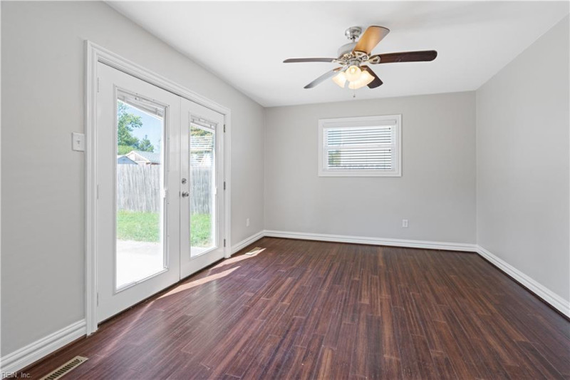 Photo 5 of 41 residential for sale in Virginia Beach virginia