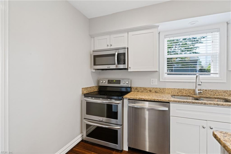 Photo 9 of 41 residential for sale in Virginia Beach virginia