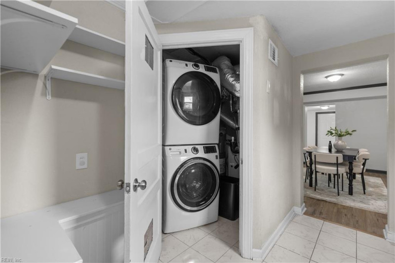 Photo 11 of 30 residential for sale in Norfolk virginia