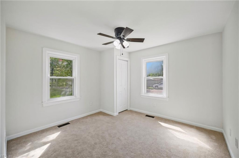 Photo 13 of 26 residential for sale in Portsmouth virginia