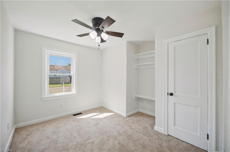 Photo 15 of 26 residential for sale in Portsmouth virginia