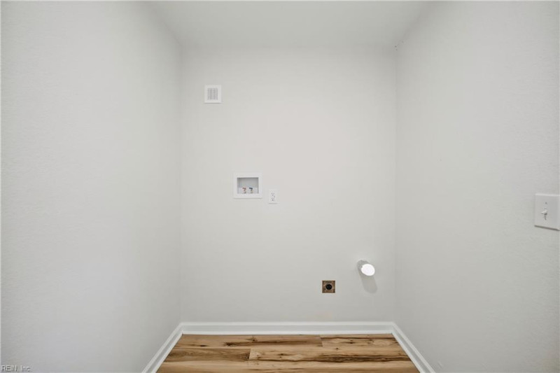 Photo 16 of 26 residential for sale in Portsmouth virginia