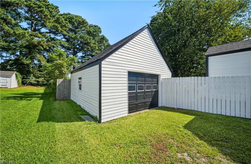Photo 19 of 26 residential for sale in Portsmouth virginia