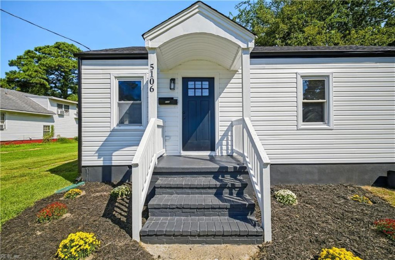Photo 2 of 26 residential for sale in Portsmouth virginia