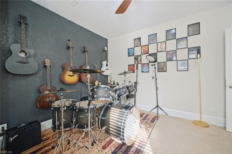 Photo 10 of 32 residential for sale in Norfolk virginia