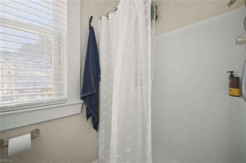 Photo 6 of 32 residential for sale in Norfolk virginia