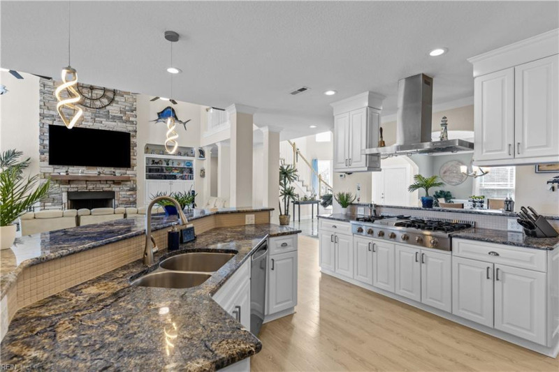 Photo 18 of 49 residential for sale in Virginia Beach virginia