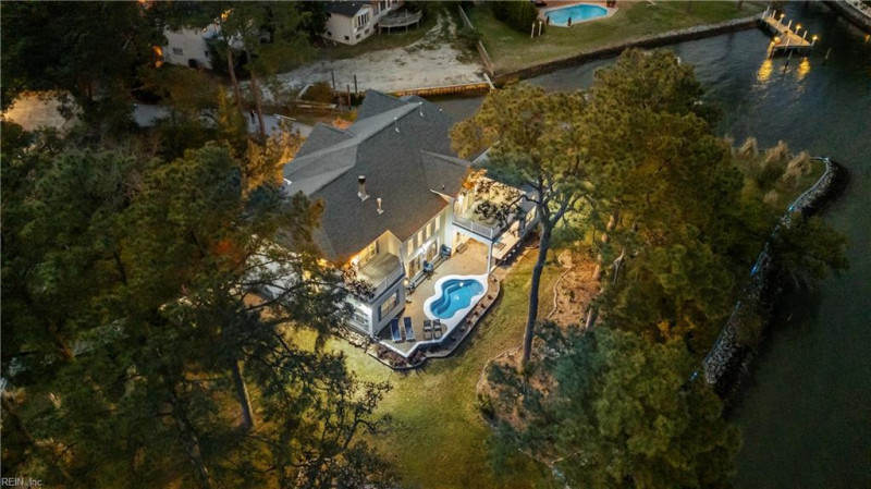 Photo 3 of 49 residential for sale in Virginia Beach virginia