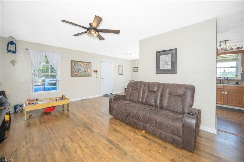 Photo 10 of 45 residential for sale in Suffolk virginia