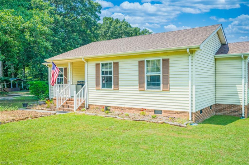 Photo 5 of 45 residential for sale in Suffolk virginia