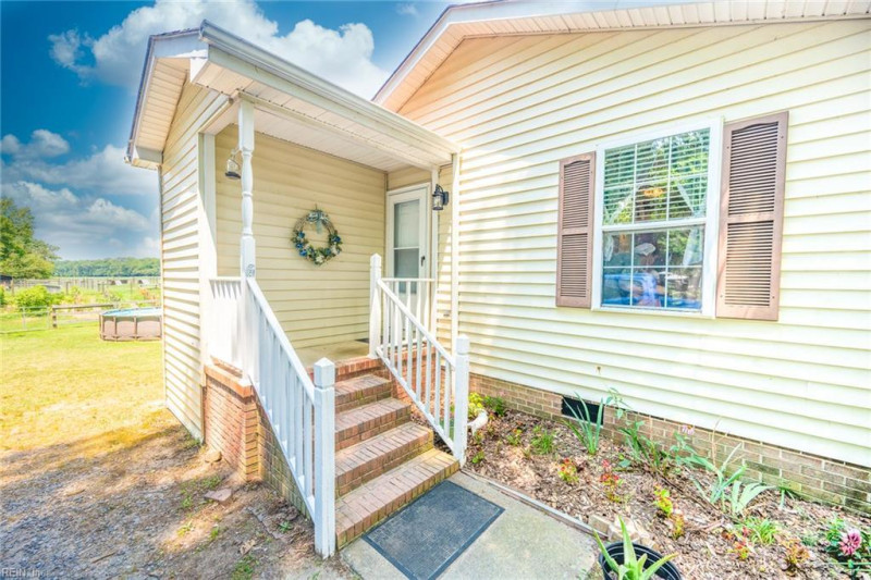 Photo 7 of 45 residential for sale in Suffolk virginia