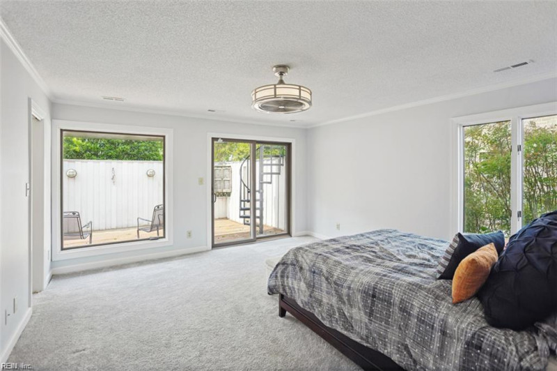 Photo 13 of 44 residential for sale in Portsmouth virginia